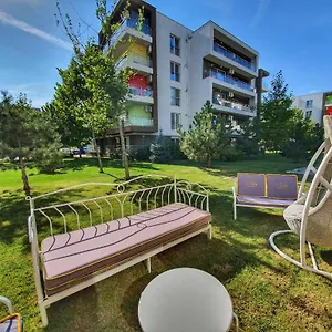 Апартаменты Beside Airport, Отопени