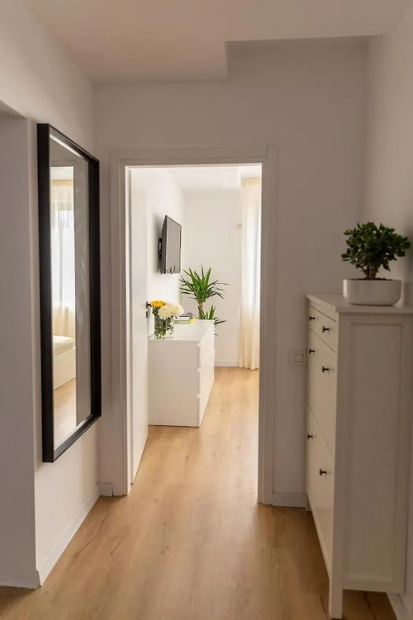 Studio 8 I One Bedroom Apartment I Airport I Therme Otopeni